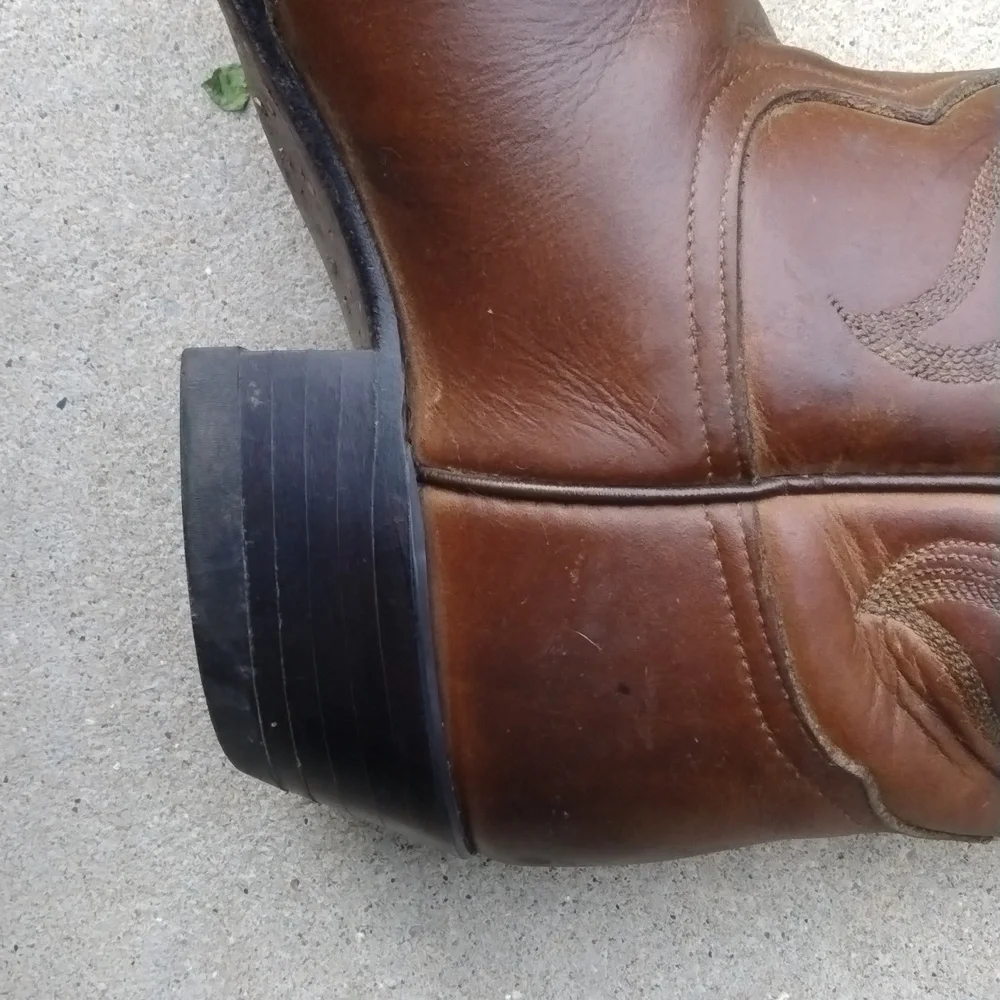 Mens Tony Lama Western boot, size 8.5 D